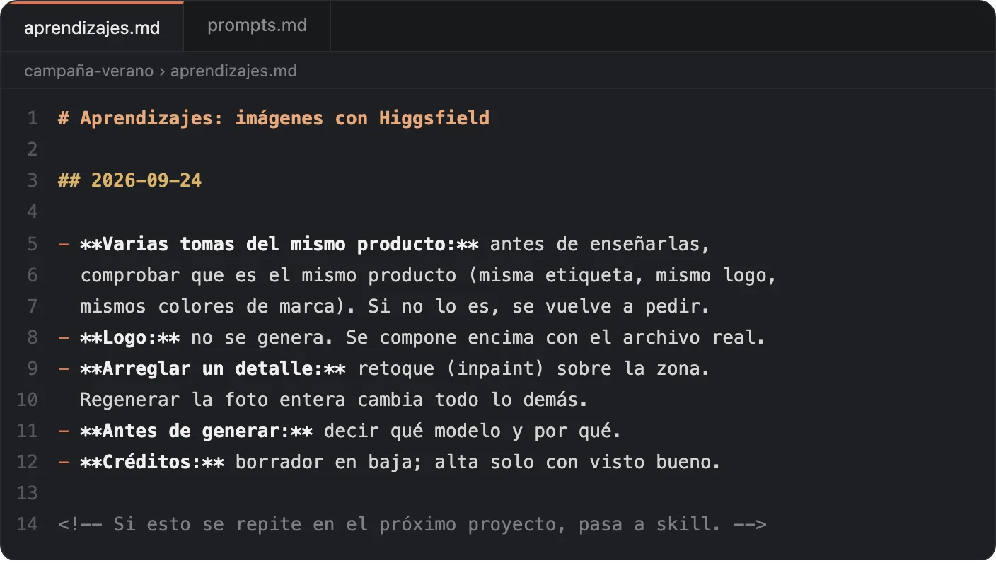 Editor con el fichero aprendizajes.md: reglas sobre tomas del mismo producto, el logo compuesto con el archivo real, retoque en lugar de regenerar, elegir modelo antes de generar y borrador en baja calidad